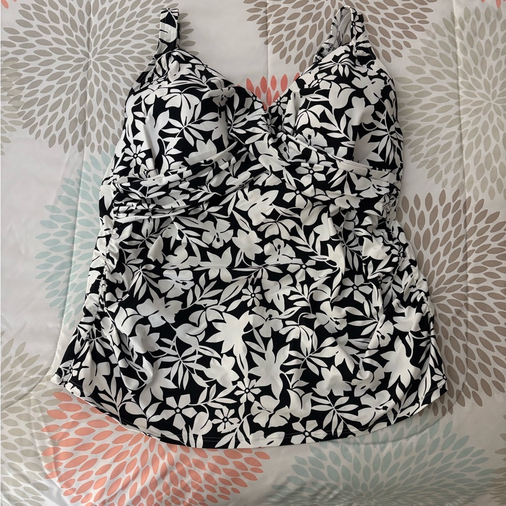 Lands' End Black and White Floral Wrap Style Tankini Top - Picture 8 of 14